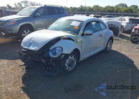 2016 Volkswagen Beetle 1.8T Classic z USA, uszkodzony, nr VIN 3VWF17AT8GM637053